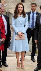 Prince william and kate middleton met at the university of st. Kate Middleton So Sah Ihr Look Fruher Aus Brigitte De