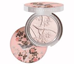 beauty chantecaille lumiere rose compact