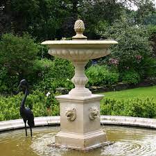 Medium One Tier Lion Mask Garden Fountain