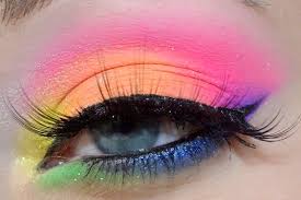 tips on how to wear rainbow makeup