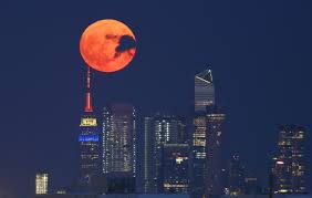 This full moon encourages you to go big or go home during the last weeks of summer. Fav8wqk6mmx4jm
