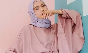 Hijab warna merah · hijab warna pink · hijab warna biru . 10 Gambar Baju Pink Cocok Dengan Kerudung Warna Apa