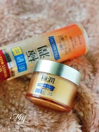 I have decided to review the hada labo gokujyun premium lotion. Review Hada Labo Premium Hydrating Cream
