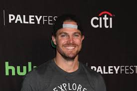 The canadian actor stephen amell looks like he's living a perfectly married life with his wife, cassandra jean amell. Stephen Amell Books First Post Arrow Role Joins Starz Wrestling Drama Tell Tale Tv