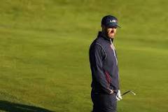 does-dustin-johnson-use-a-strong-grip