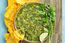 What is the difference between salsa and salsa verde?