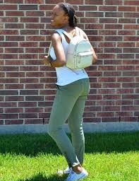olive green pant outfit ideas for women