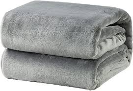 Amazon Com Bedsure Fleece Blanket Queen Size Grey Lightweight Super Soft Cozy Luxury Bed Blanket Microfiber Home Kitchen