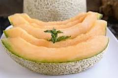 How do you know if a cantaloupe is bad on the inside?