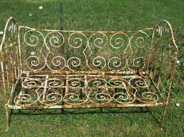 Et si vous installiez un hamac pour faire votre sieste ? Lit En Fer Forge Decoration Jardin Jardiniere Banquette Droin Antiquites