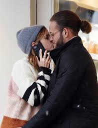 Emma watson's boyfriend is leo robinton. Who Is Emma Watson S Boyfriend Leo Robinton
