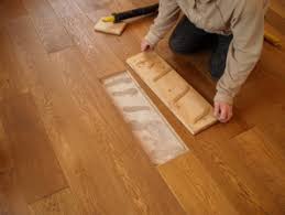 squeaky hardwood floorboard