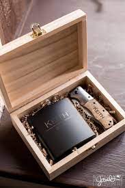awesome groomsmen gifts photography