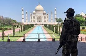 To protect the taj mahal from further pollution, motor vehicles are not allowed within 500 metres of the complex. India Puts Back Taj Mahal Reopening Citing Covid 19 Risks World News Us News