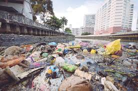Pencemaran sampah sarap sampah sarap dianggap pencemar sekiranya bahan itu terdapat di kawasan ramai penduduk tertumpu. Hapuskan Pencemaran Plastik
