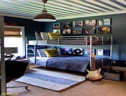 This bedroom is the perfect example of how to decorate a space that can grow with a person. Boys Bedroom Design Working Of Teenage Boys Bedroom Ideas For A Small Room