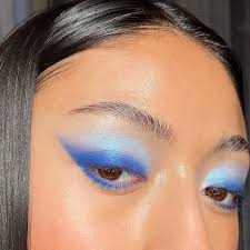an easy blue eyeshadow tutorial