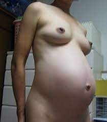 妊娠中のお腹や黒乳首がエロい素人妊婦のヌード画像を下さい 