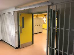 Les Perreaux on Twitter: "I'm here for all the Montreal-schools-look-like- prisons photos. https://t.co/2ItS9Abdwo" / Twitter