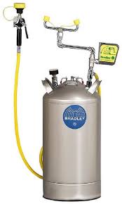 Flash flood eye wash station provides 3 minutes of sterile saline eye wash flushing when activated. Bradley 10 Gallon 0 4 Gpm Flow Rate At 30 Psi Pressurized With Drench Hose Stainless Steel Portable Eye Wash Station 06523153 Msc Industrial Supply