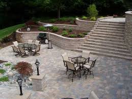 Curved Retaining Walls In Your Landscape