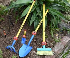 kids garden tools set for