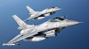 Caças F-35A e F-16C abatem drones russos em espaço aéreo polonês