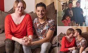 Woman fell in love with son's best friend who is 22 years her junior |  Daily Mail Online