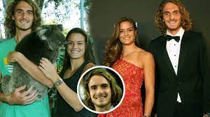 'fighting is a way of life' 'live for moments that make you come alive' @steftsitsipas kept us guessing. Stefanos Tsitsipas Family Video With Girlfriend Maria Sakkari Youtube