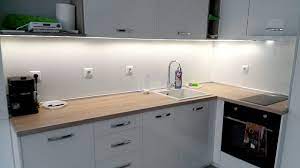 Led осветление за кухня под шкафове със сензор за движение, което се включва когато прекарате ръка под сензора и се изключва при повторно прокарване на ръка. Montazh Na Led Osvetlenie Nad Kuhnenski Plot Youtube