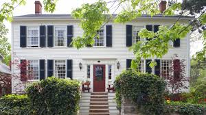 colonial style houses a guide to the
