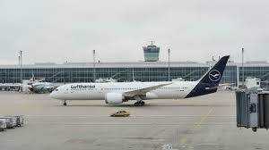 review maiden flight lufthansa b787 9