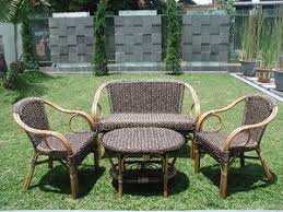 wicker furniture with spray paint