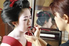 geisha lessons teach the art of glamour