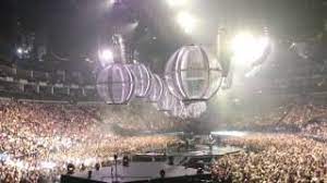 muse drones tour opening concert