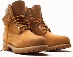 The leather used is sourced from farms practicing regenerative agriculture, giving the land a rest to absorb carbon and retain water. Timberland Limited Collection Timberland Boots Mens Stylish Boots For Men Timberland Boots