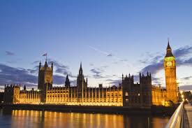 Muchos son los monumentos de londres que hay que visitar en vuestro viaje a la capital británica. Casas Del Parlamento Londres
