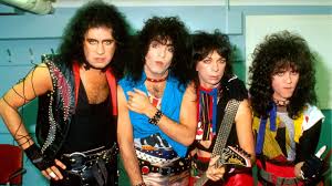 kiss finally showed their bare faces 40