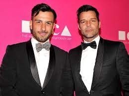 Martin, who is a unicef goodwill ambassador, founded the ricky martin foundation, which is dedicated to denouncing human trafficking and defending children and youth rights. Ricky Martin Pamer Gendong Putri Dari Kekasih Prianya