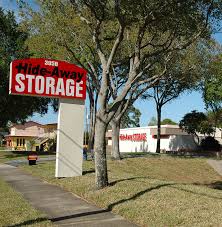 storage units in st pete fl on 34th