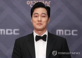 So ji sub is a south korean actor under 51k entertainment. Actor So Ji Sub Dating Former Tv Presenter Yonhap News Agency