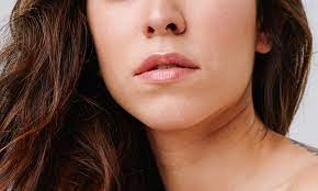 8 reasons for dry lips according to