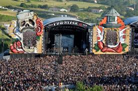 Résultat de recherche d'images pour "hell fest metal explique"