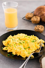 how to make scrambled eggs fluffy