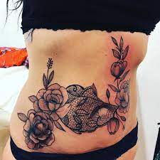 Le tatouage sur le ventre des femmes