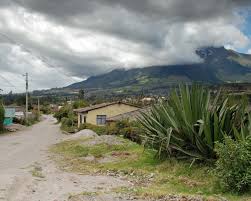 La calera bölgesinde 2 işletmeden 2 tanesi müsait durumda. Rural Community Of La Calera Near Cotacachi Ecuador La Calera Ecuador Rural