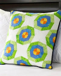 go spider web rings pillow accuquilt