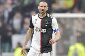 Outraged by the fact that suarez bit chiellini (who does he think he is? Felipe Melo And Mario Balotelli Slam Juventus Defender Giorgio Chiellini For His Comments