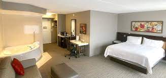 Ontario Hot Tub Suites Hotel Rooms