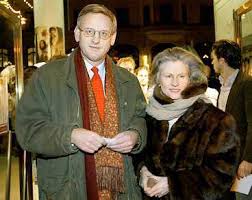 She is a member of the swedish moderate party, part of the european people's party. Fodd En Baby Bildt Aftonbladet